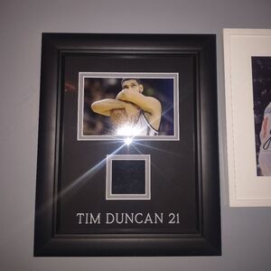Elegant Black Picture Frame with Tim Duncan Display